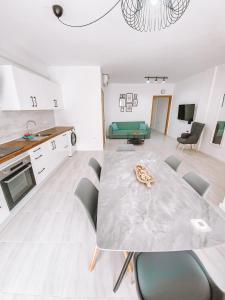 Summer Breeze Apartment