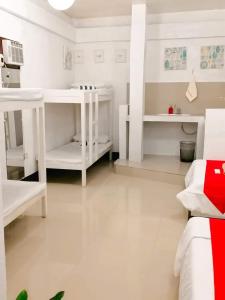 Julias Family Hotel & Events Place FAMILY-BARKADA ROOM