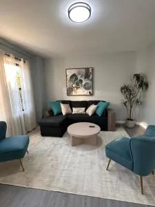 Modern 3 Bed House in Black Rock - Norwalk