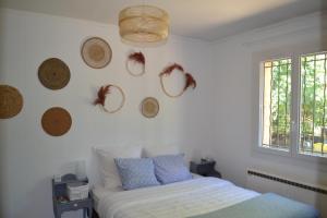 Maisons d'hotes Maison renovee avec terrasse privative et jardin au centre de Gemenos : photos des chambres