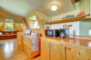 Snowflake Cabin - Mins to Cody and Red Lodge!