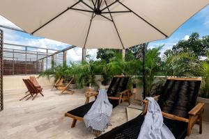 3BD PH Pool Patio - Secure and Free beach club