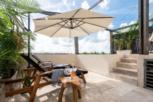 3BD PH Pool Patio - Secure and Free beach club