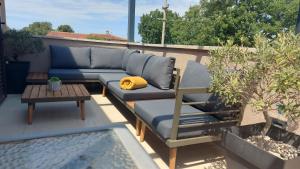 Apartman David with Balcony