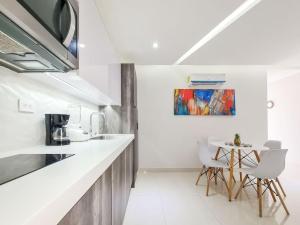 1BR at DK52 Sea view Rooftop with Jacuzzi and pool