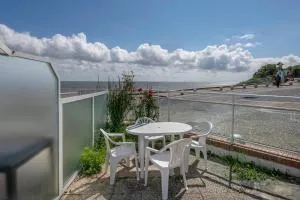 Appart avec terrasse et vue mer - 30m de la plage - Géraud