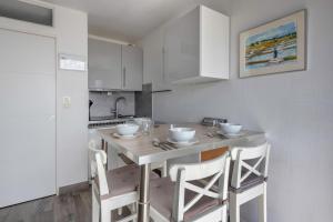 Appart avec terrasse et vue mer - 30m de la plage