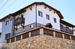 КЪЩА ЗА ГОСТИ ГРОШЪ - Kremen