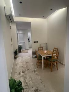 شقه4 بالكامل بغرفتين نوم وصاله