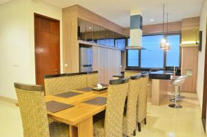 Chamomile Hill View Villa 6 bedrooms with a private swimming pool and movie room