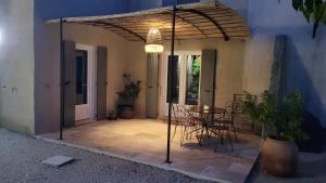Appartements Gite La Genestiere au milieu des vignes, piscine partagee : photos des chambres