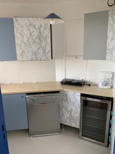 Paris La Défense - Santorin Apartment with jacuzzi