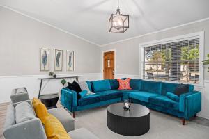 Fritztown's Finest - Hot Tub Fire Pit & Sleeps 10