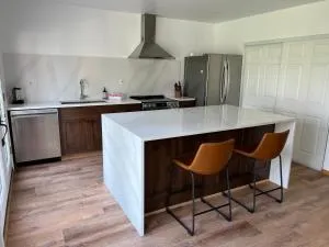 Private Cottage - Panoramic River Views, Near Casino and Downtown - Libby