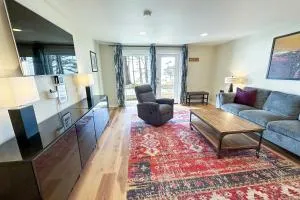 Ocean Front Condo, Pelican at Oregon House, Stairs to the Beach! - Reed