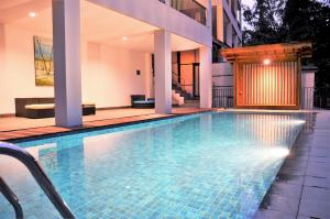 Magenta Hill View Villa 6 Bedrooms With a Private Swimming Pool and a Movie Room and a Billiard Table