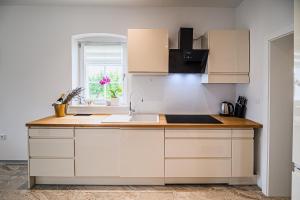 Holiday Home Evelin with Krka view