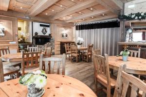 Hotels Hotel Club Le Cret : photos des chambres