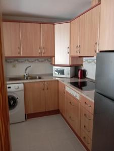 Edificio María Piña La Carihuela Calle los Perros