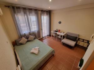 Astro Studio Apartments