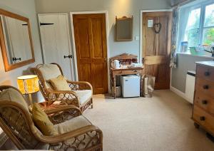 Coastal Hidden Gem - Twin en-suite room with garden