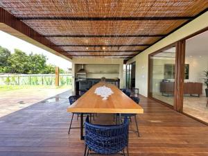 Casa Condomínio Praia Bella- Praia do Forte - 6 Suites