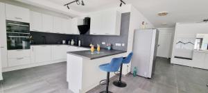 Luxury Beach Apartment Adria with Private Pool and Sea View