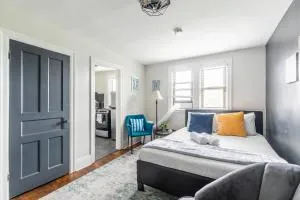 Newly Renovated Modern Studio on James St South - Hamilton