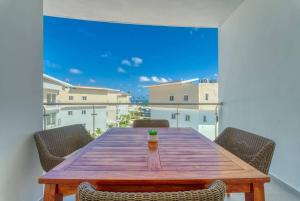 Refugio Elegante Frente al Mar | Playa Coral