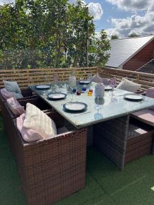 Crescent Cottage, sleeps 8, pet friendly