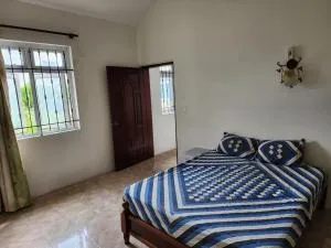 Bamboo guest house - La Caverne