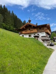 Bauernhaus Niedermaisgut - Gasthof
