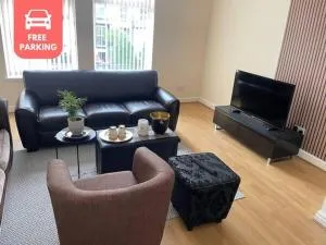 Stylish Large 3 Bedroom Apartment in Manchester - Timperley