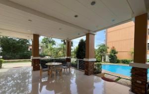 Puerto Princesa Palawan Queen Bed Studio with Pool, Gym, Security, View