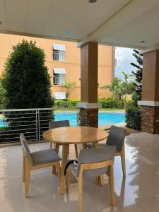 Puerto Princesa Palawan Queen Bed Studio with Pool, Gym, Security, View