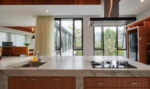 Atsuka Hill View Villa 8 bedrooms with a private heated swimming pool