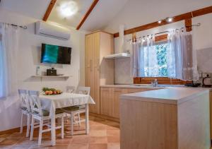 Pure Nature Haven By The Sea with Hot Tub