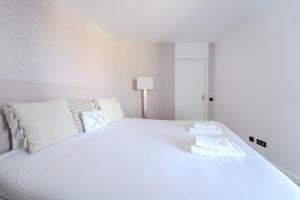 The Locomotive Flat by House and People