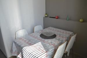 Casa Round