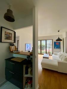 Modern Bright Lovely Apartment