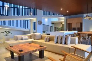 Green Hill Mountain City View Villa 8 bedrooms with a private heated swimming pool and a movie room - Rantjakalong