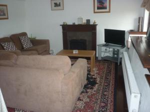 HOPSLAND HOLIDAYS Byre, Dairy & Hayloft