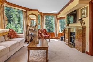 Everline Resort & Spa 701 & 703