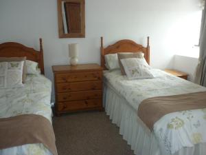 HOPSLAND HOLIDAYS Byre, Dairy & Hayloft