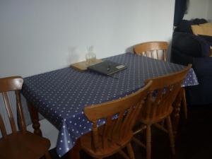 HOPSLAND HOLIDAYS Byre, Dairy & Hayloft