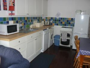 HOPSLAND HOLIDAYS Byre, Dairy & Hayloft