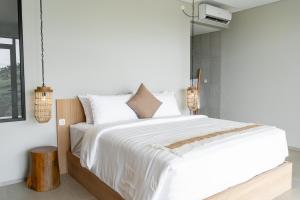 Jaden Hill Mountain City View Villa 8 bedrooms with a private heated swimming pool and a movie room