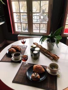 One Room Apartment in Paris Montmartre