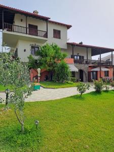 Sundays Family HouseStudio