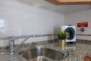 Chez Oasis Lagos - Charming Central by the Beach